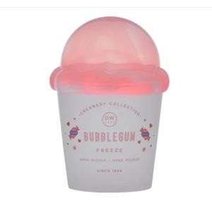 DW Home Bubblegum Freeze Candle